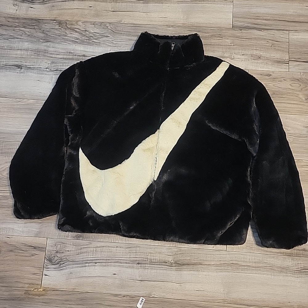 Nike Sportswear Faux Fur Oversized Swoosh Jacket Black DO3791-010 Women's Sz L - Picture 2 of 9